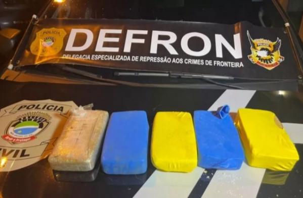 Em Mundo Novo, DEFRON apreende pasta base de cocaína e prende 03 pessoas