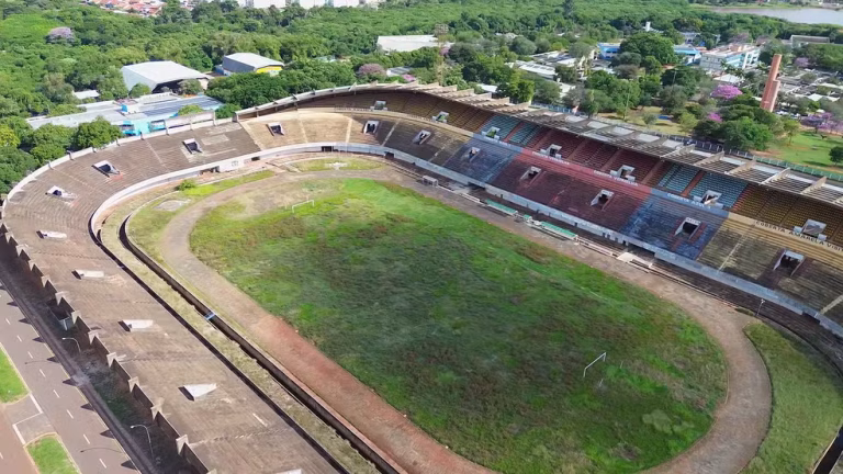 Ministério do Esporte vai analisar projeto para reabertura do Morenão